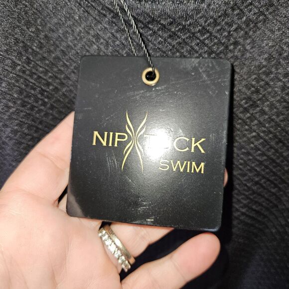 Nip Tuck Swim Slimming One Piece Swimsuit Black Size 6 NWT - Picture 4 of 5